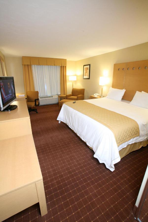 Holiday Inn Express Saltillo Zona Aeropuerto By Ihg Exterior photo