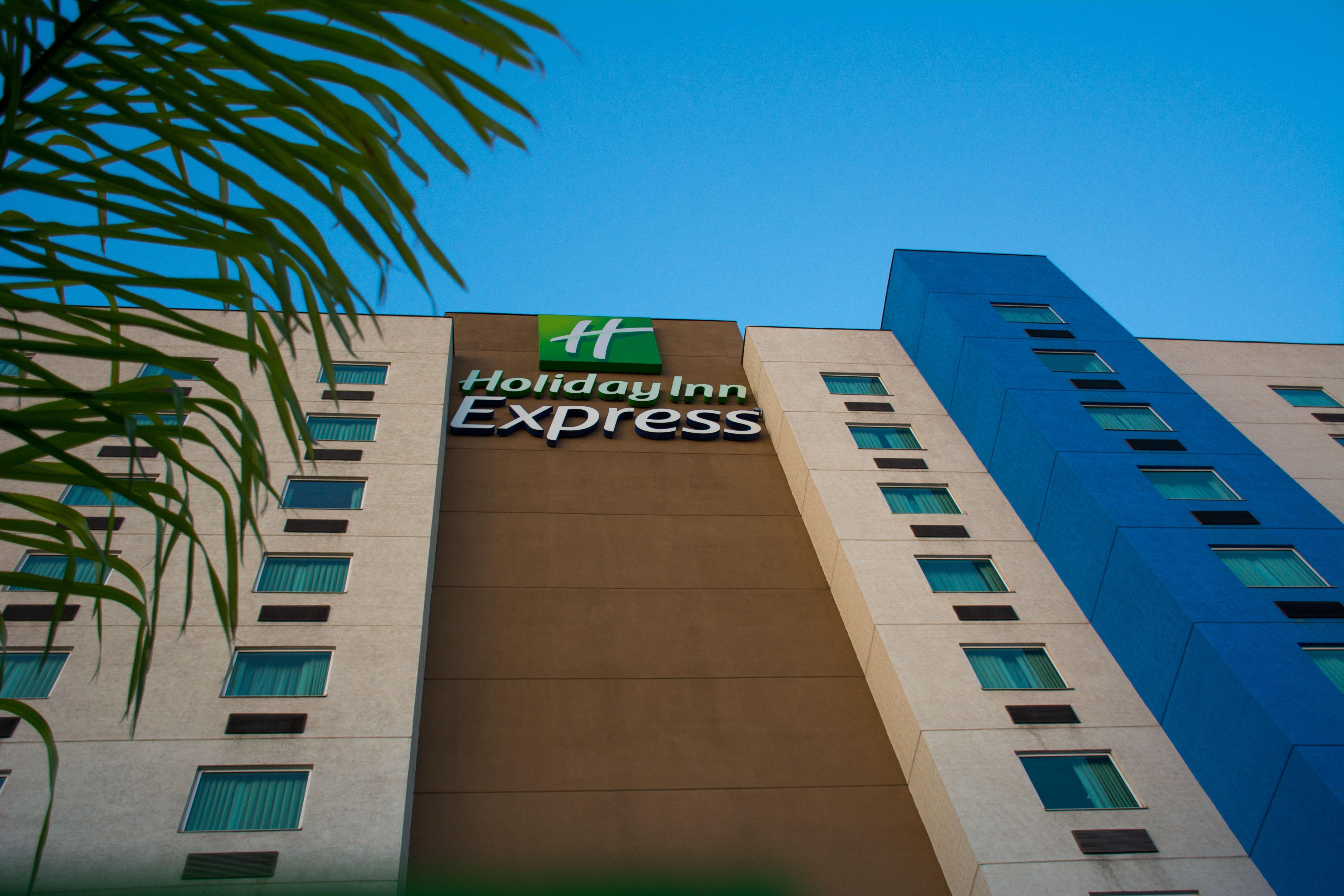 Holiday Inn Express Saltillo Zona Aeropuerto By Ihg Exterior photo