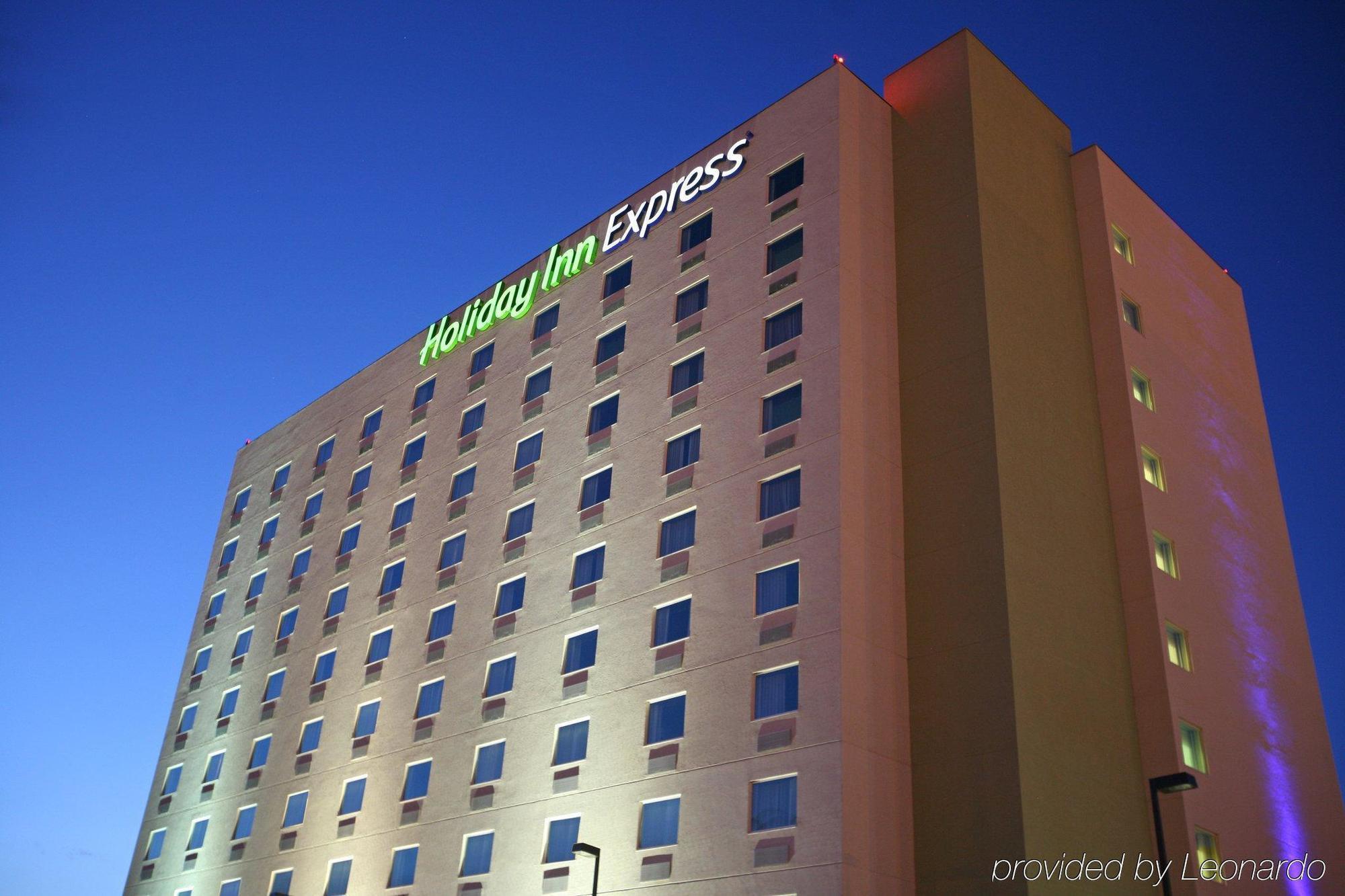 Holiday Inn Express Saltillo Zona Aeropuerto By Ihg Exterior photo