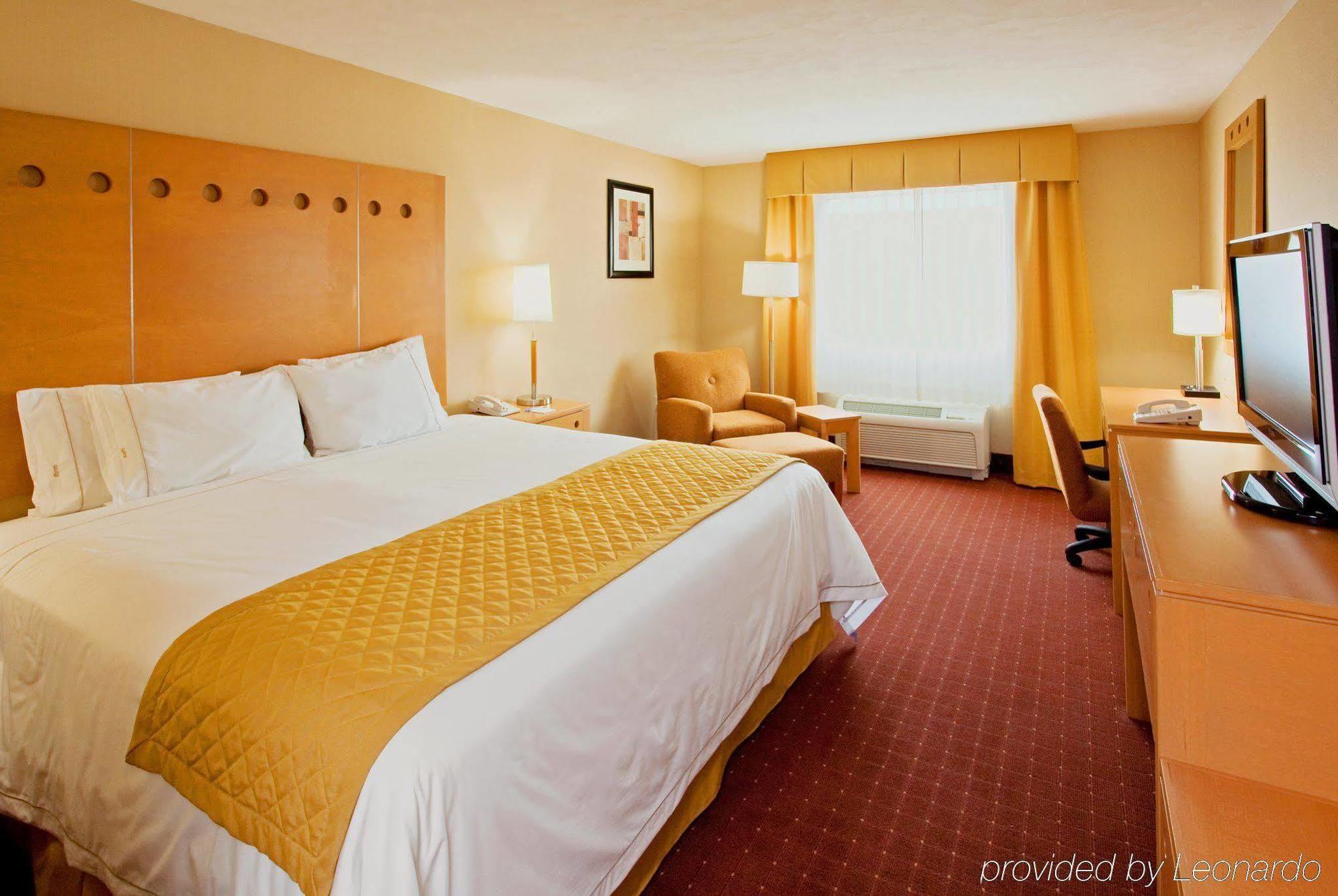 Holiday Inn Express Saltillo Zona Aeropuerto By Ihg Exterior photo