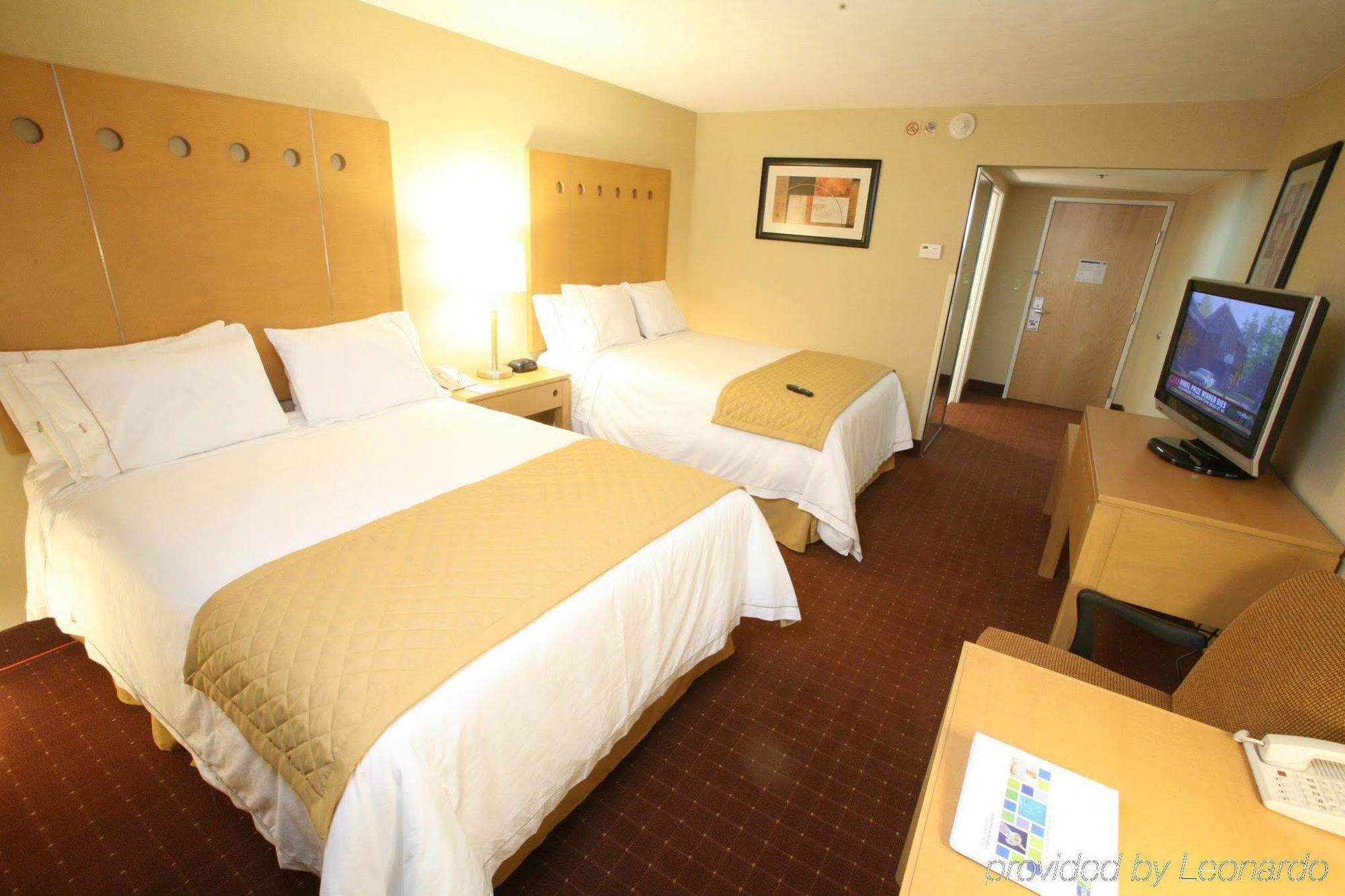 Holiday Inn Express Saltillo Zona Aeropuerto By Ihg Exterior photo