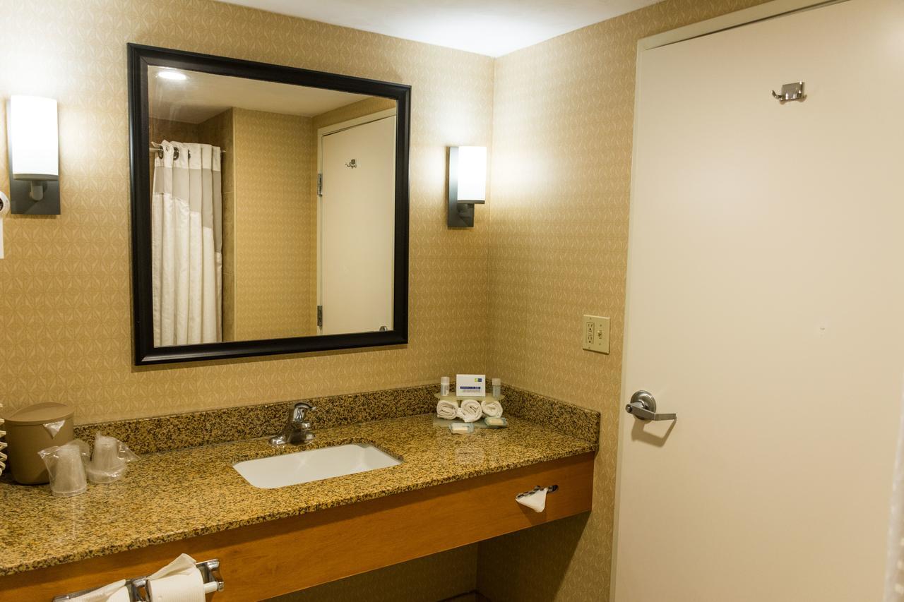 Holiday Inn Express Saltillo Zona Aeropuerto By Ihg Exterior photo
