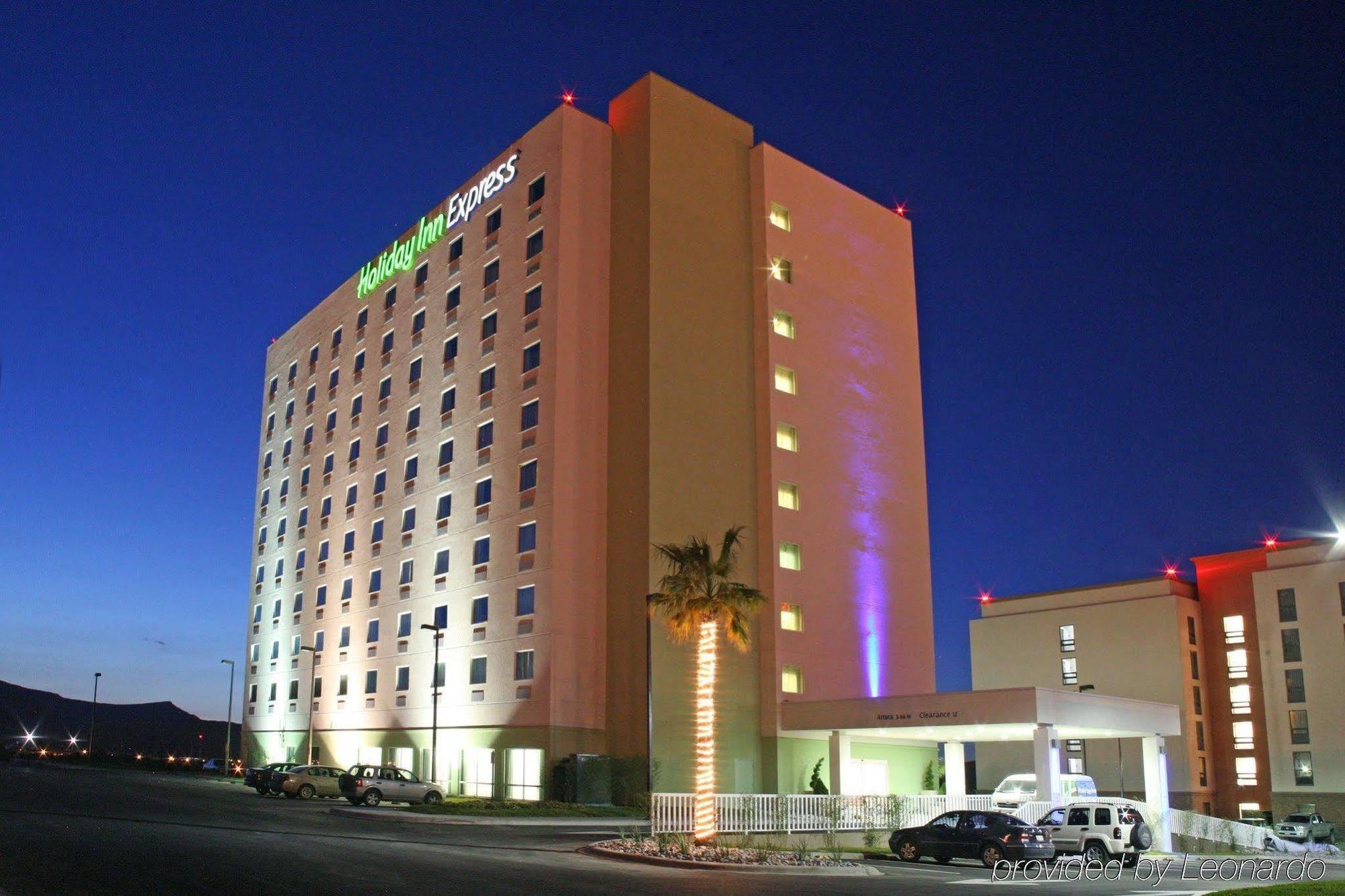 Holiday Inn Express Saltillo Zona Aeropuerto By Ihg Exterior photo